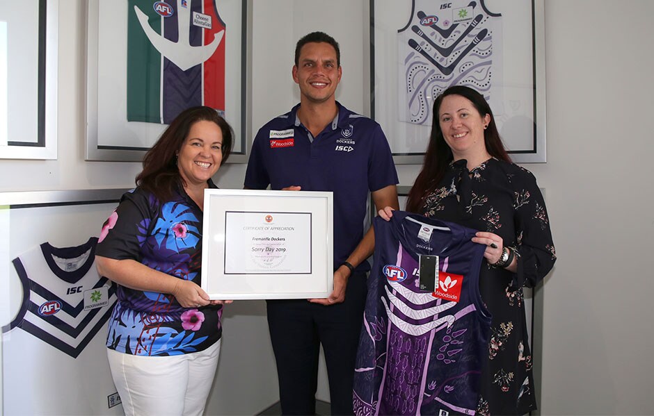 KSGAC web 97.jpg KSGAC executive officer Hanisi Fitzhardinge presents Indigenous and multicultural liaison officer MIchael Johnson with a certificate to acknowledgement. - Fremantle,Fremantle Dockers